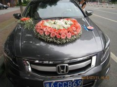 婚车鲜花装饰车头花的制作